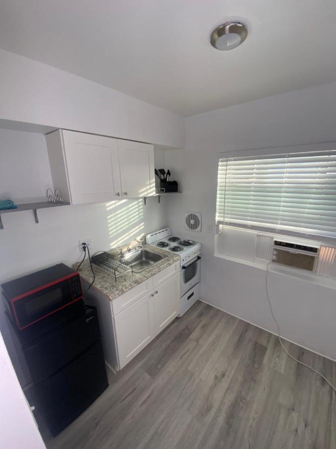 Uptown Inn & Suites Saint Petersburg Eksteriør billede